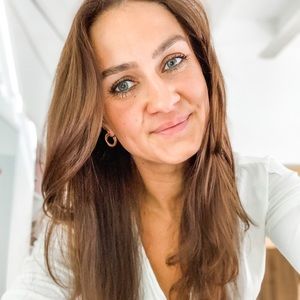 Meet your Posher, Valeria